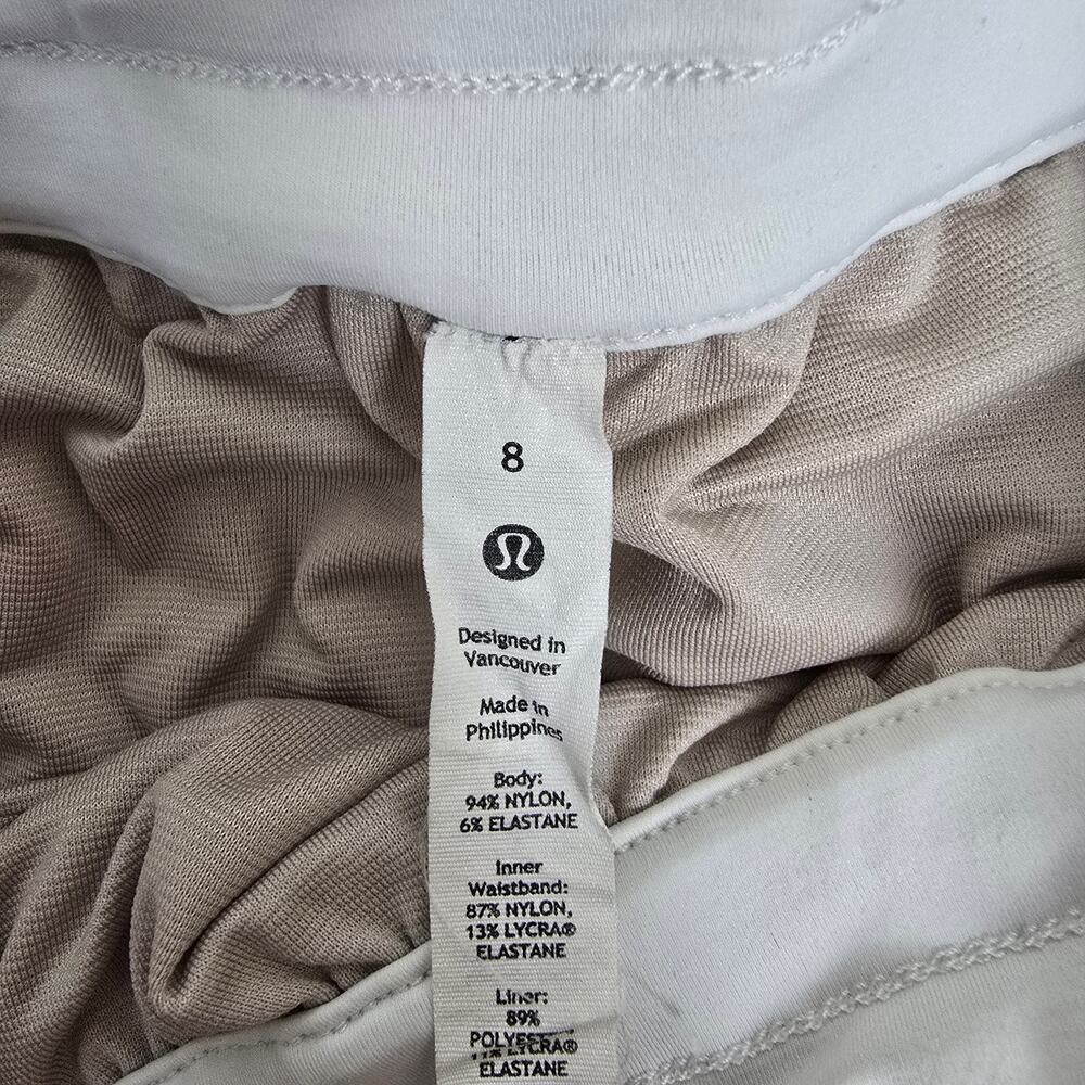 Lululemon Tracker Short V *4" - White - Size 8 - W7AT7S - Picture 9 of 10